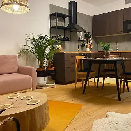 Urban Elegance Sky Park With Parking Spot Апартаменти Братислава