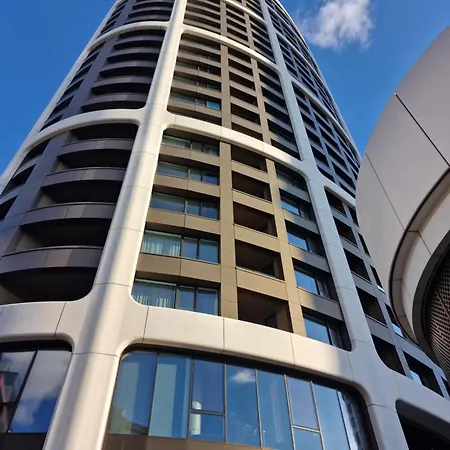 Urban Elegance Sky Park With Parking Spot Апартаменти Братислава