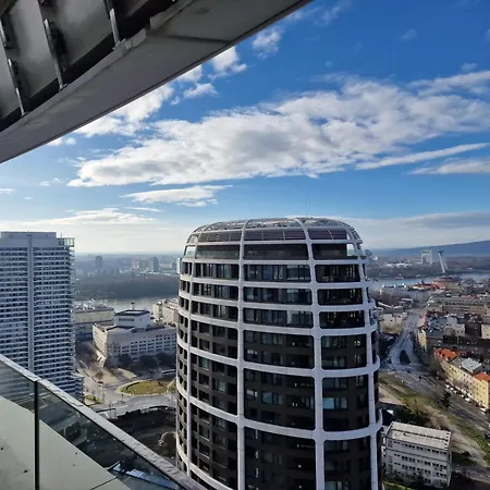 Urban Elegance Sky Park With Parking Spot * Братислава